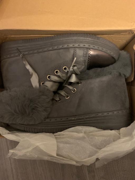 Buy & Sell Merseyside Saint Helens - Photos for Nib grey suede fur boots size 5