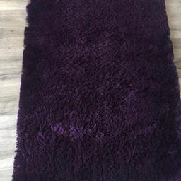 Purple rug

150cm x 100cm