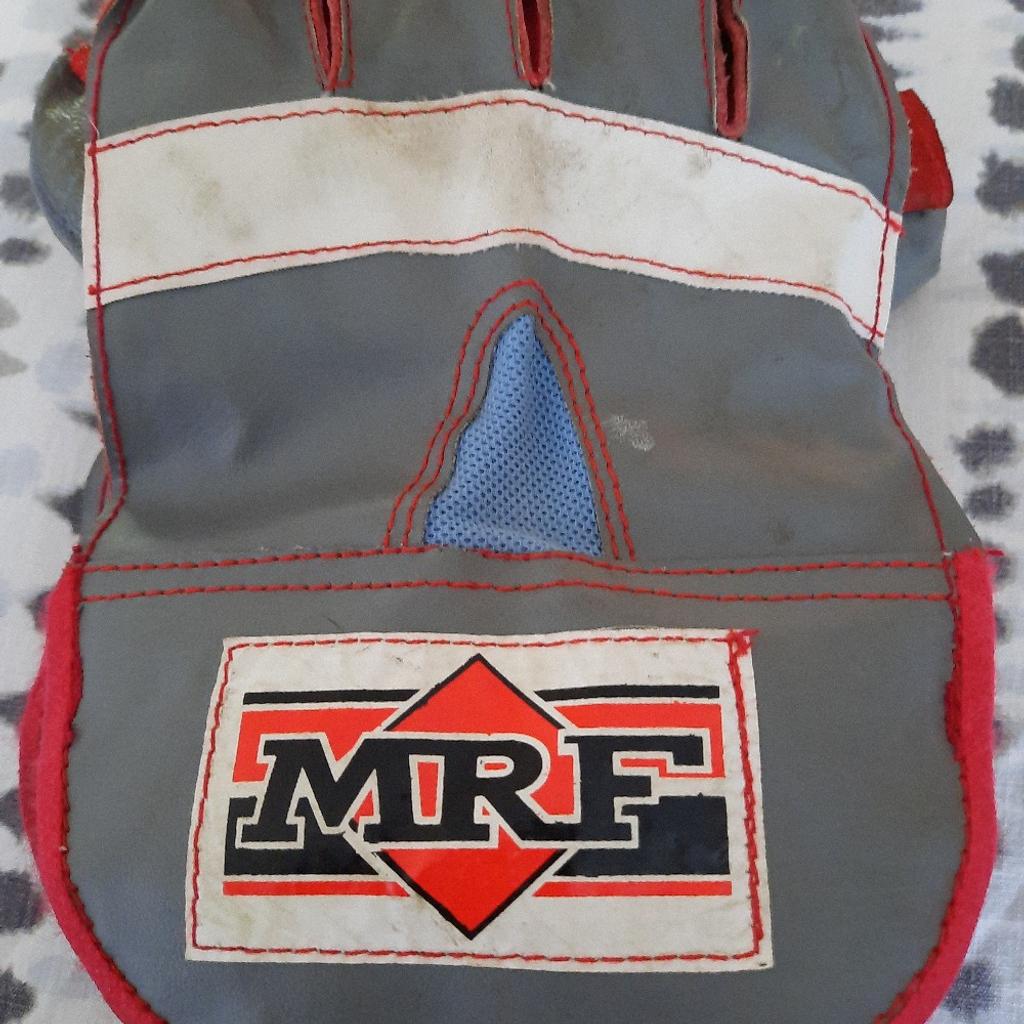 MRF wicket keeping gloves
used, small area of stitching coming undone see last pic