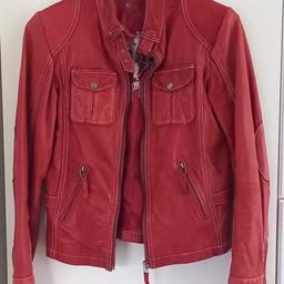 tolle Echleder Jacke in Rot
In used-Style