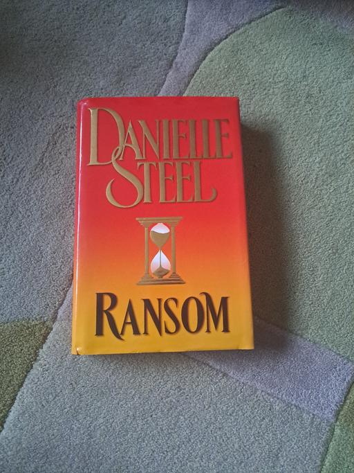 Buy & Sell South Yorkshire Doncaster - Photos for Danielle Steel book