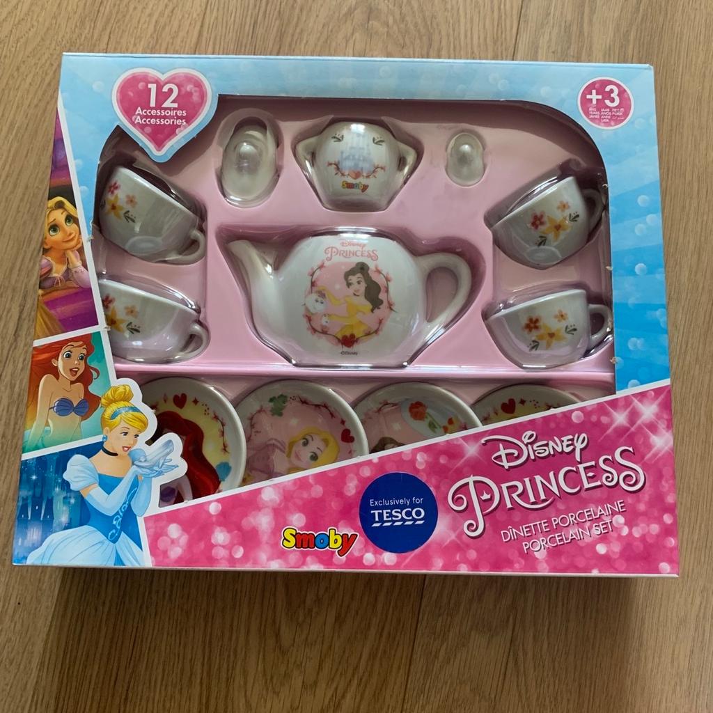 Brand New Disney princess Porcelain tea set in CW10 Middlewich für 10