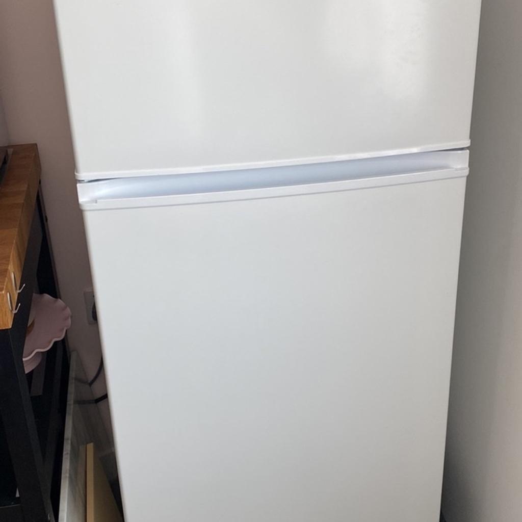 Russell Hobbs Fridge Freezer in E20 London Borough of Newham für 120,00