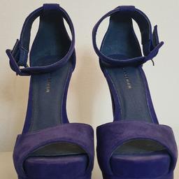 size 5 Brand New Never Worn 
Kurt Geiger Royal blue suede heels