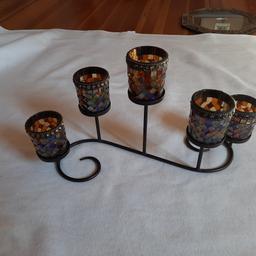 Partylite Kerzenleuchter mit 5 Gläsern für Teelichter oder Votivkerzen. Maße: Länge 40 cm, Höhe 20 cm. Passend zum Spiegel, den ihr auf meiner Seite finden könnt. Nur Selbstabholer.