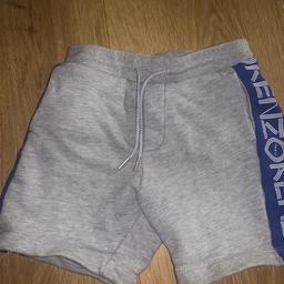 Authentic
Excellent condition
Kenzo is Small fitting