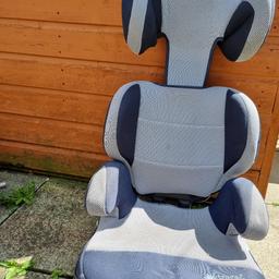 Carseat for sale
Bd5 collection 
£10 ono
2 parts cn be used separately as booster seat or with bk support for younger kids can adjust height