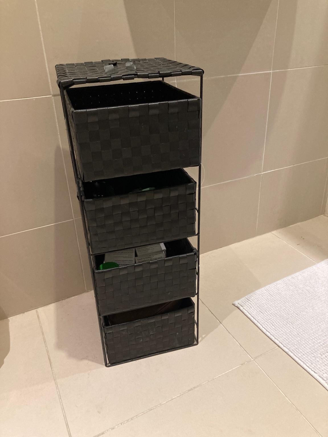 Bathroom storage drawers in E8 Hackney für gratis zum Verkauf | Shpock DE