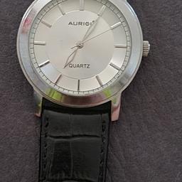 Verkaufe hier eine Auriol Quartz Uhr, mit schwarzen Lederband

Versand möglich