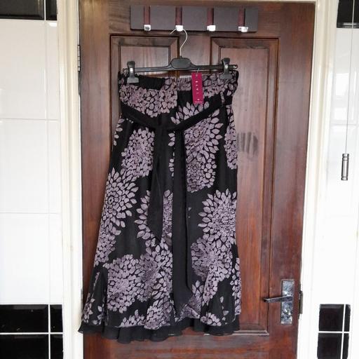 Buy & Sell Greater Manchester Tameside - Photos for Size 16 Elvi Skirt