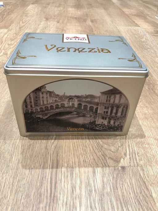 Buy & Sell Oakwood Derby - Photos for Biscuit tin (empty)