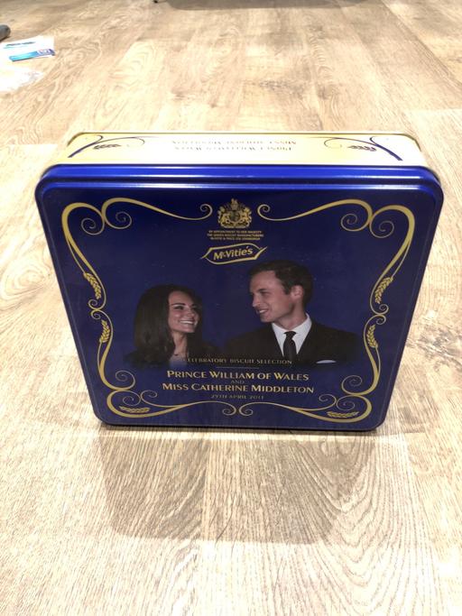 Buy & Sell Oakwood Derby - Photos for Royal wedding biscuit tin (empty)