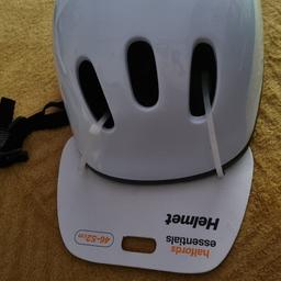 Halfords new childrens helmet age guide 3-7 years (46-52cm)