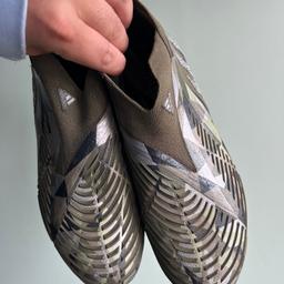 Selling pair of Adidas Predator Edge + Crystal football
Boots in size 7.5.

These are limited edition pro football boots, laceless
and adorned with Swarovski diamonds. They are £300
brand new on Adidas website. They have been used for
around 8 weeks so have had use, pictures are of the
boots right now.

Cheers