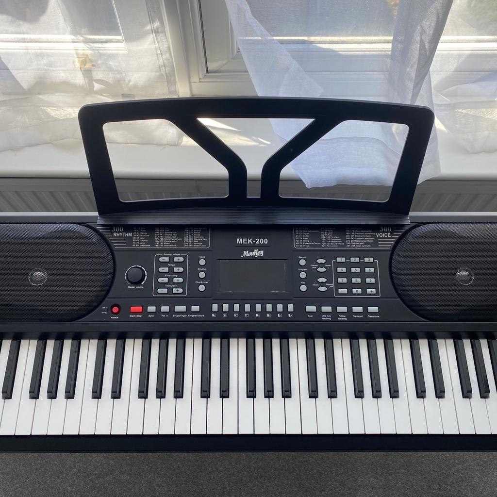 Moukey 61 Key Keyboard Piano Kit in BA1 Bath for £45.00 for sale Shpock