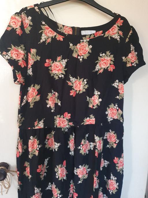 Buy & Sell Leicestershire Oadby and Wigston - Photos for (14) Ladies dress