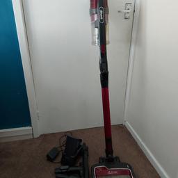 shark duo clean cordless vacuum cleaner comes with battery charger and two batteries, also other accessories as seen in the pictures. Collection only please from stalybridge.