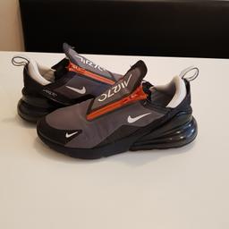 Gebrauchter Zustand

Der selbst gestaltete Nike Air Max 270
kostet NEU 180 Euro

PRIVATVERKAUF, keine Rücknahme und keine Gewährleistung

Versand gegen Aufpreis möglich