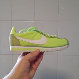 ■ PRICE: £50

■ SIZE 4 (UK)

■ CONDITION: GREAT
▪ Minor marks

■ INFO: 
▪ Brand: Nike
▪ Colour: Ghost Green
▪ Does not include shoe box
▪ Nylon exterior
▪ Bought for £80+
▪ Selling as moving house/downsizing

--------------------

Collection (M34 5PZ)

--------------------

Tags: hyde tameside north west salford ancoats stockport bolton reddish oldham fallowfield trafford bury cheshire longsight worsley ladies size 3 size 3.5 nike trainers neon green
-
