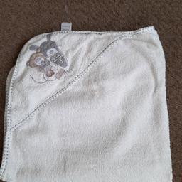 Early days cream towel in good cond.
Fy3 Layton.