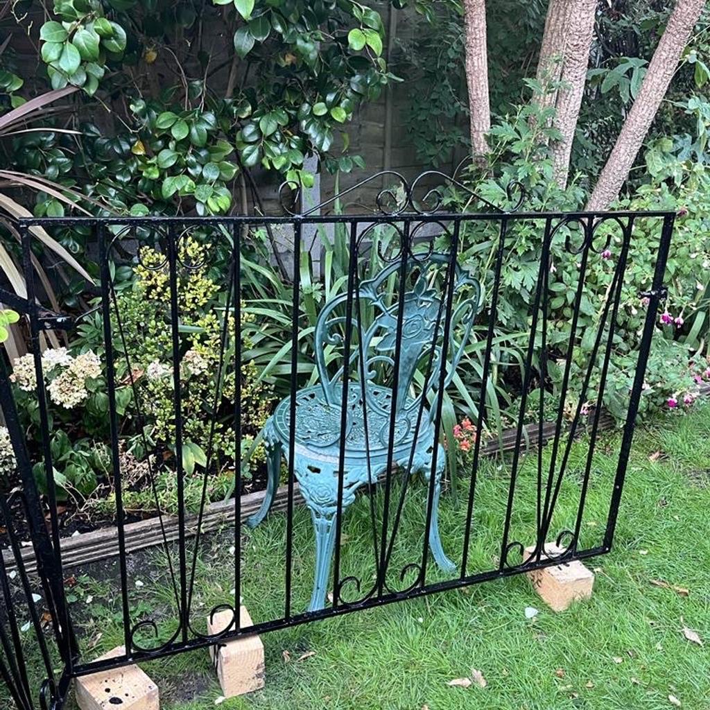 wrought-iron-gates-set-of-3-in-ig3-redbridge-f-r-65-00-zum-verkauf