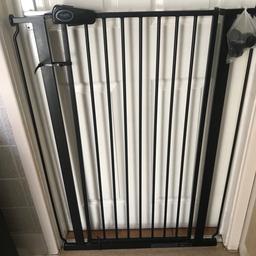 This gate is only been used for a few days now not need anymore H 102xW75to 83cm buyer must collect No time wasters thanks