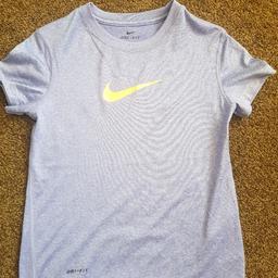 Girls Nike Dri-fit tshirt age 9-10yrs lovely condition like new . COLLECTION ONLY PLEASE .