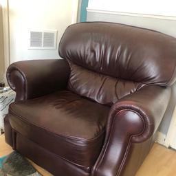 2seater sofa and matching armchair
Dark maroon almost brown leather
Good condition very comfortable
Collection only Bloxwich ws3 