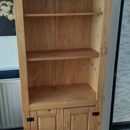 Wall unit, excellent condition, I do have the set that I will sell also, I have the table and the tv unit 😁( they are not included in this price)