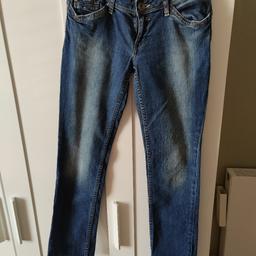 Tommy Hilfiger stretch jeans, low waist, very good condition. Size 28 waist 32 length