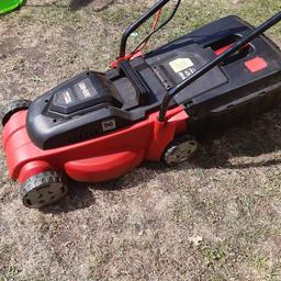 lawnmower, LAND XCAPE 1000w, 32cm metal blade with grass box,good working order
