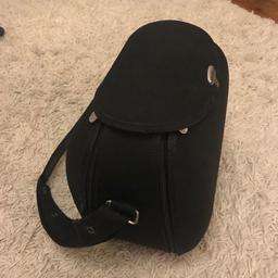 Original Baby Bjorn
Baby Changing / Nappy Bag
Amazing Compact and Practical Item
Clamshell Hardcase design in Black
Comes with a detachable milk bottle pouch
Loads of sections to put all the baby items in there, Yet still a compact Hard Wearing and Cool Bag
Cost £60
Only £12
Collection or free local delivery