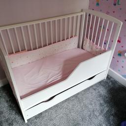 Free cot, in nice condition but some screws are missing so you would prehaps need to buy some screws.
Does not come with a mattress.
Picture is as a cot bed but is a cot as well. Screws avalible for cot bed but a couple are missing to use as a cot.
