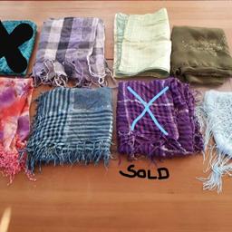 Schal und Tücher in verschiedenen Materialien und Farben/Muster zu vergeben. 
Alle sehr fein zu tragen