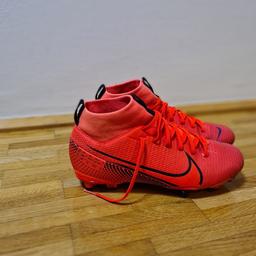 Nike Fußballschuhe 37.5gr wie neu 1 monat alt