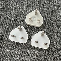 Three IPhone Charger Plugs
Two Genuine, One Not

Had stored from previous iPhones, but I don’t need four so just keeping one. 
Weight of the two genuine is 45g 
All three tested before listing 

🏃🏼‍♀️ Collection Dartford DA1 
📦 Postage £3 
🌟 5 Star Seller - Happy Shopping 🛍