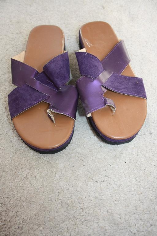 Buy & Sell North West London Chalk Farm - North West London - Photos for women's size 5 purple sandals