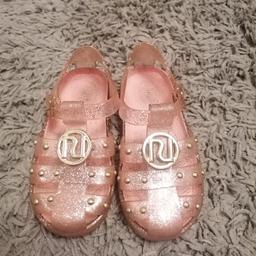 river island 
Size 8.5 toddlers