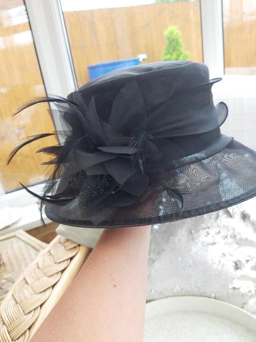 Buy & Sell Carmarthenshire - Wales Llwynhendy - Carmarthenshire - Photos for LADIES BLACK HAT