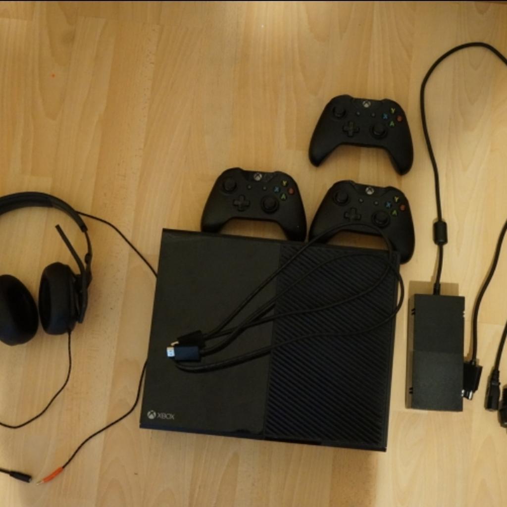 Xbox one 500gb mit 3 Controller und Kopfhörer in 6130 Stadt Schwaz for €100.00 for sale Shpock