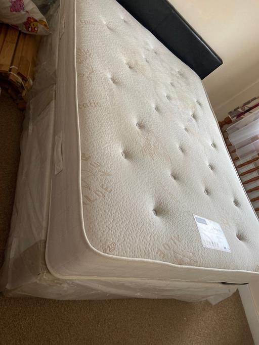 Buy & Sell Buckinghamshire Milton Keynes - Photos for King size divan bed with base