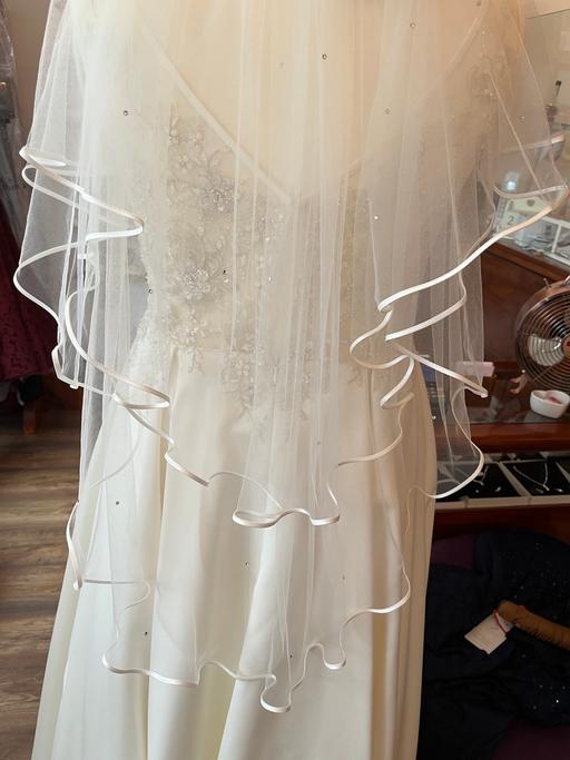 Buy & Sell Kent Medway - Kent - Photos for Biancio Avento 2 tier veil in ivory