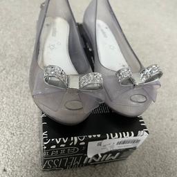 Clear with bow silver mini melissa only worn twice size 33 size 1