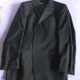 Hugo Boss Anzug/Smoking Gr. 52

inkl. Fliege und Smokinghemd.
Der Anzug wurde nur einmal getragen und dann gereinigt!
Anfragen unter