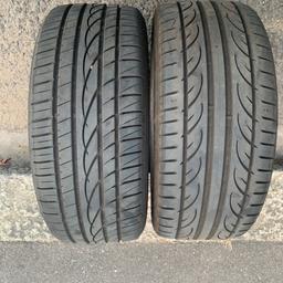 225/45/17 x2

2 different make hankook / sumitomo

Plenty of thread left almost new no puncher

One has few cuts from hitting curbs but nothing serious 

Rear size to find £70 No silly offers