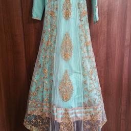 beautiful dress in good condition.