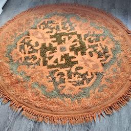 please read carefully before buying
sold as seen when collected garage clear out find
150 cms
original 1970s circular used rug find another anywhere  ?
come and take a look with no obligation
cash on collection only Birmingham b26 within three days or relisted
no postage no returns no offers please