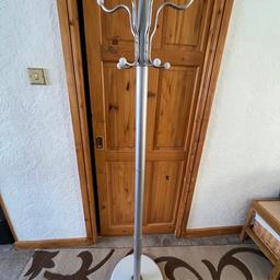 Coat stand approx 175cm tall, finished in silver with white base.
In good condition, no longer required
