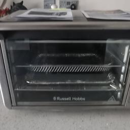 Russell Hobbs mini oven/Grill/Air fry.

As New only used twice with instructions Booklet.

Stainless Steel

Cost £95 purchased 23/10/21