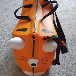 Boys trunki in good used condition.
Collection S65 Rotherham.
From smoke and pet free home.